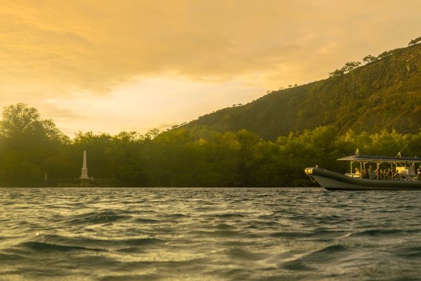 22719-sunset-dinner-cruise-in-kailua-kona-1699810685