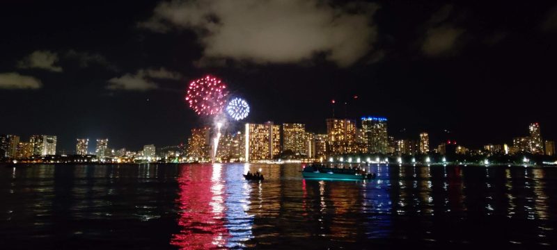 23331-fireworks-boat-cruise-in-honolulu-1700405902