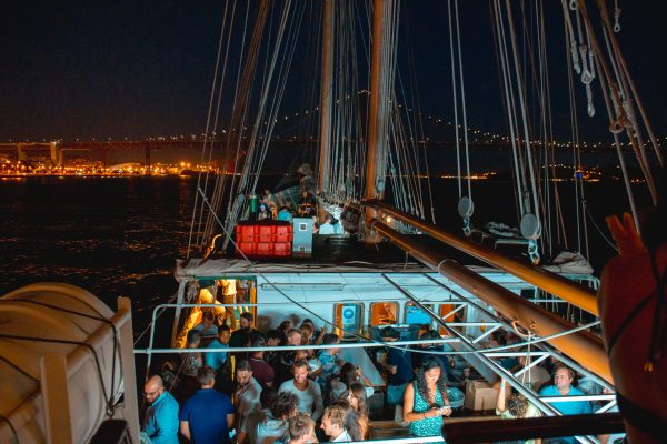 23988-lisbon-boat-party-1701337307