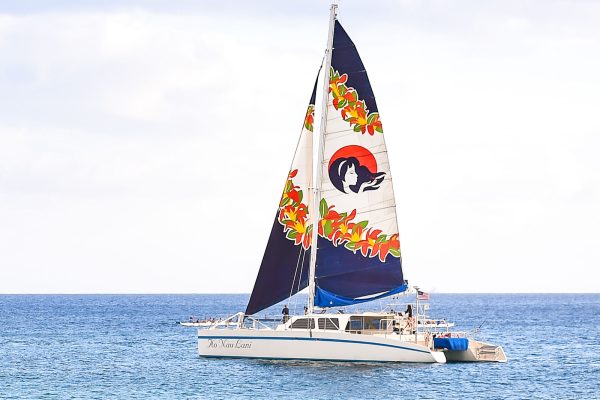 24265-sailing-catamaran-tour-in-hawaii-1701692517