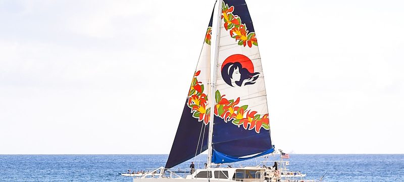 24265-sailing-catamaran-tour-in-hawaii-1701692517