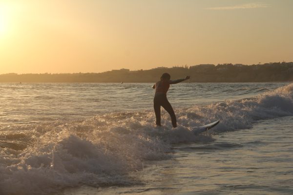 24701-surf-lesson-in-armacao-de-pera-1704709957