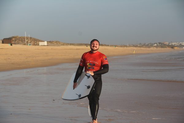 24710-first-surf-experience-in-the-algarve-1704709957