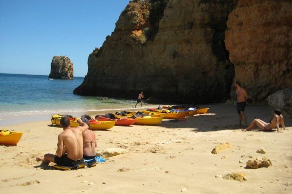 263-kayaks-on-beach-lagos-1578903041