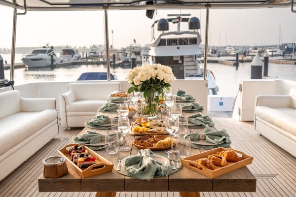 27007-yacht-rental-in-dubai-yacht-back-1720166872