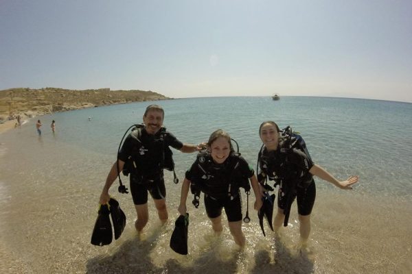 2729-scuba-diving-mykonos-is-perfect-for-the-whole-family-1575398162