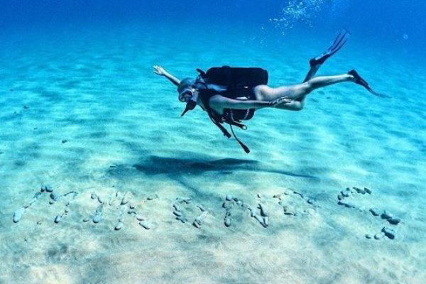 2731-mykonos-is-a-great-place-to-try-scuba-diving-1575398163