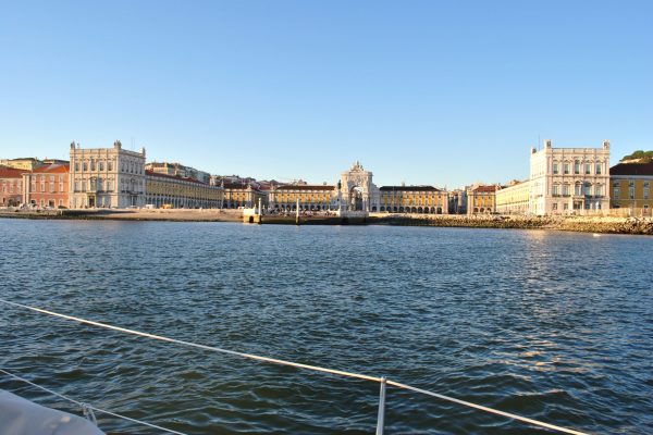 2937-sightseeing-boat-tour-in-lisbon-1575398260