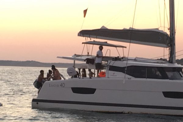 3073-luxury-catamaran-in-portimao-1575398322