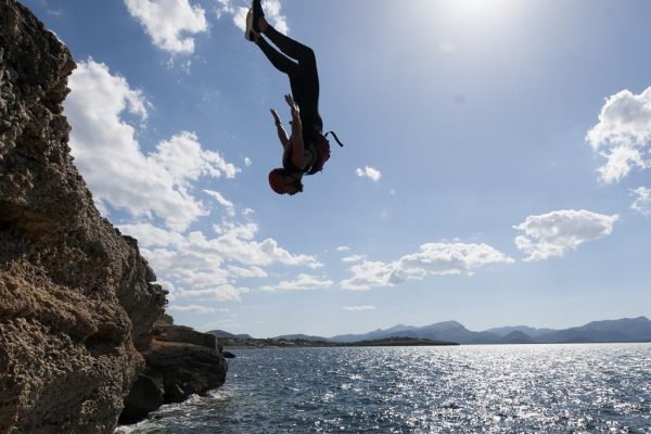 3081-cliffs-in-mallorca-1575398326