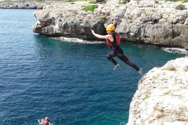 3084-cliff-jumping-in-mallorca-1575398327