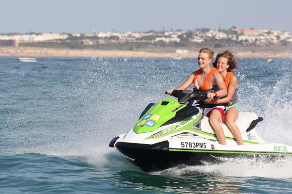 3183-jet-ski-in-armacao-de-pera-1575398377