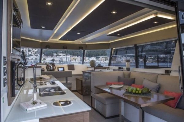 3918-motor-yacht-in-lisbon-1575398725