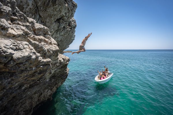 4157-sesimbra-cliff-jump-1575398814