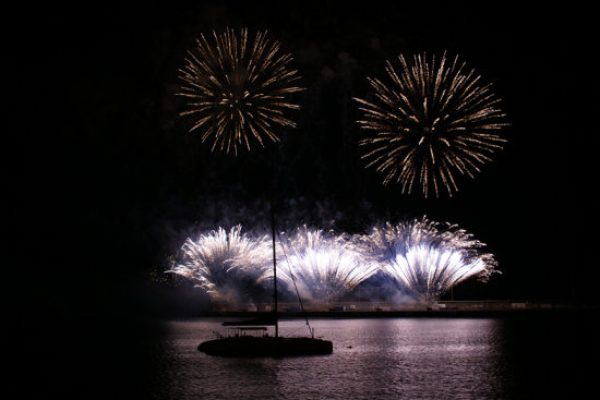 5172-fireworks-in-madeira-1580759143