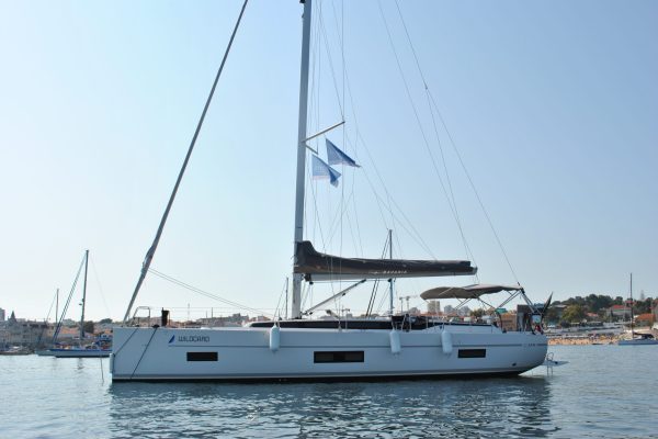 5400-beautiful-yacht-in-cascais-1582807237