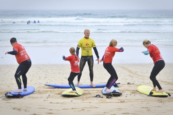 6502-bring-your-friends-surfing-in-newquay-1675853328