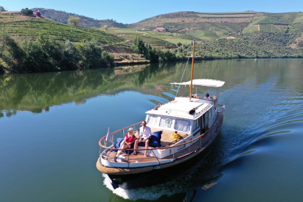 6553-have-a-great-time-onboard-and-discover-the-douro-valley-1609949765