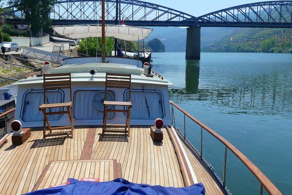 6557-enjoy-the-view-from-your-boats-in-the-douro-1609949766