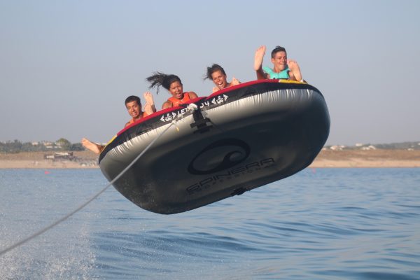 6763-fun-watersports-in-armacao-de-pera-crazy-sofa-1611572635