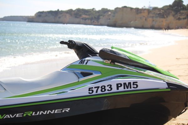 6785-jetski-in-the-algarve-1611576325