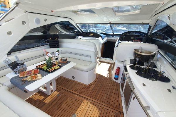 6863-the-spacious-inside-area-of-your-yacht-in-albufeira-1611746048