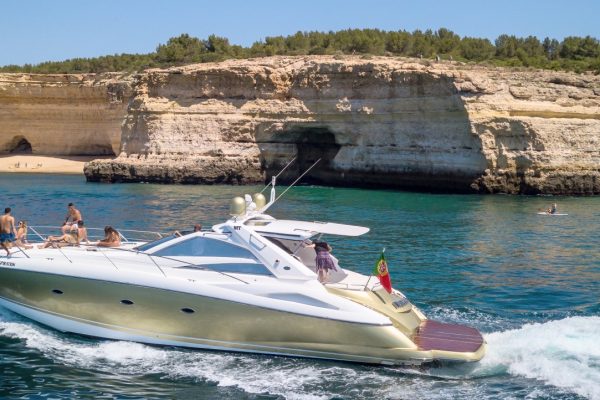 6922-come-on-board-the-stylish-yacht-in-the-algarve-1612282080