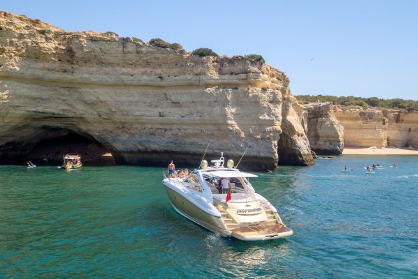 6923-it-s-an-unforgettable-experience-on-your-yacht-in-albufeira-1612282080