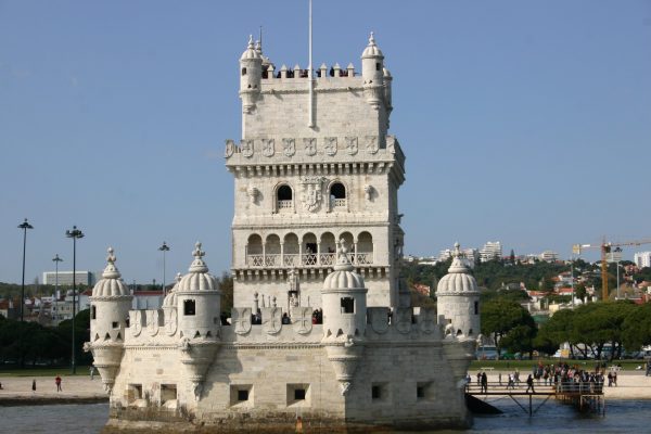 7059-explore-the-famous-icons-of-lisbon-1614252299