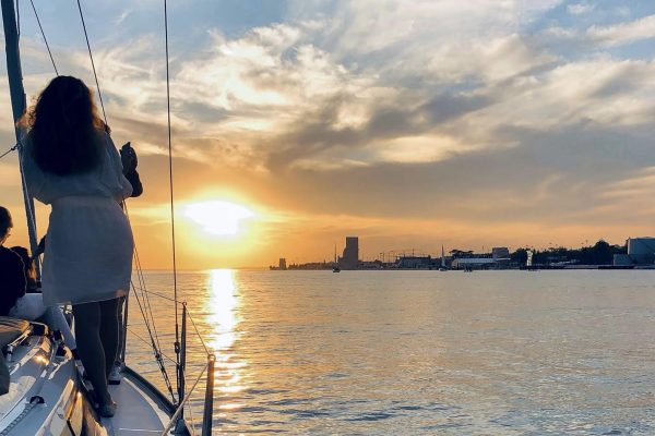 7412-enjoy-a-sunset-in-lisbon-on-a-private-boat-1620139695