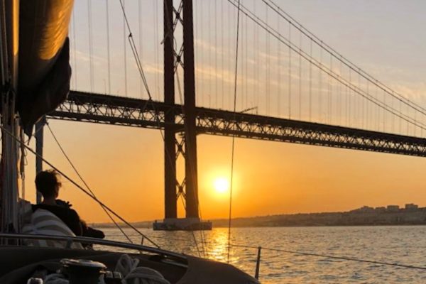 8641-sunset-sailing-tour-in-lisbon-1645127833