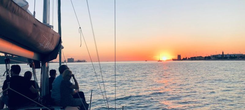 8644-sunset-sailing-tour-in-lisbon-1645127833