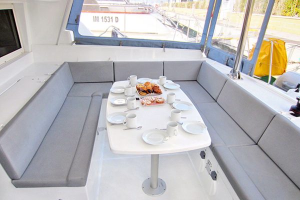 8685-lounge-area-catamaran-1645531022