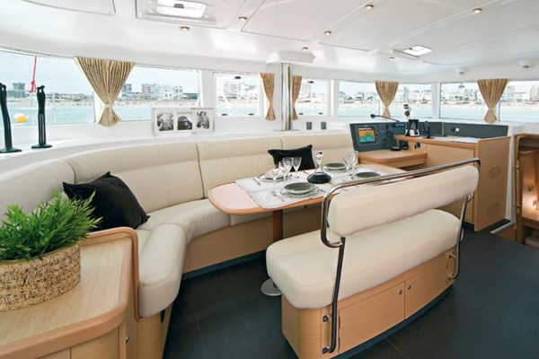 8686-indoor-lounge-area-catamaran-1645531022