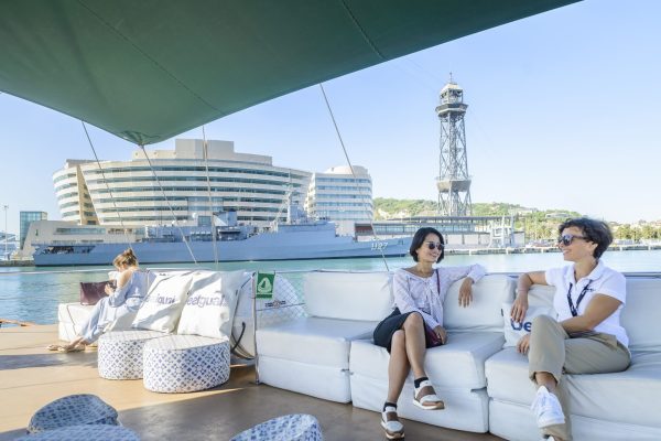 8872-barcelona-sky-and-sailing-waterfront-1647861116