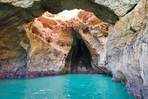 Stunnign caves in the Algarve