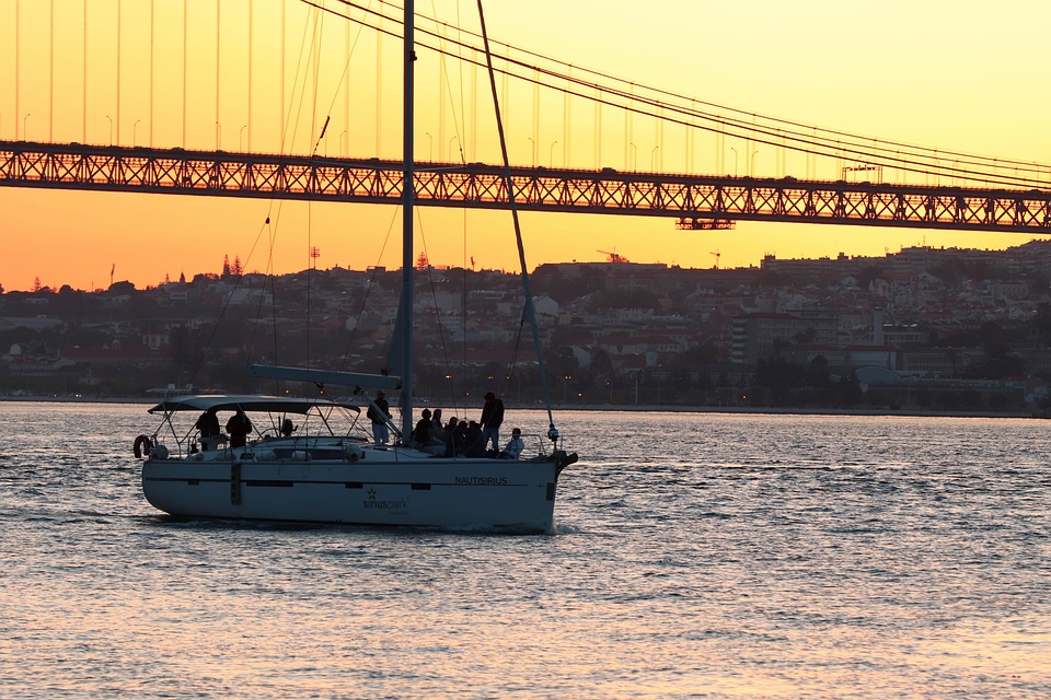 The Ideal Time for a Lisbon Boat Tour